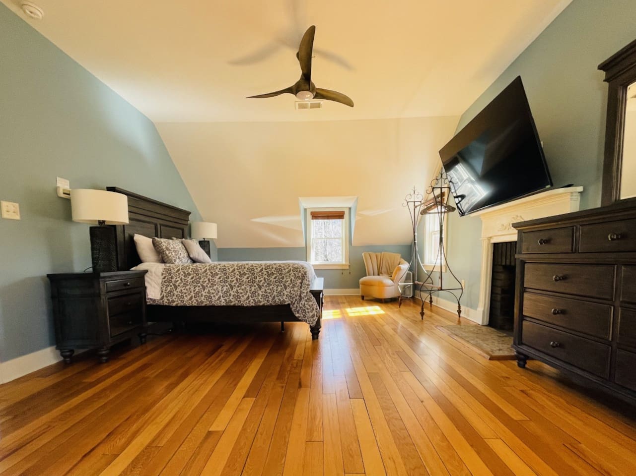 Large upstairs bedrooms