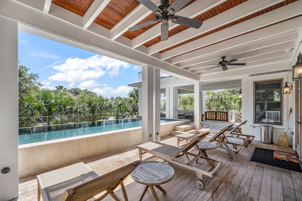 Lounge area on Front Porch Shore Thing | 4001 Palm Blvd | Isle of Palms, SC | IOP Escapes