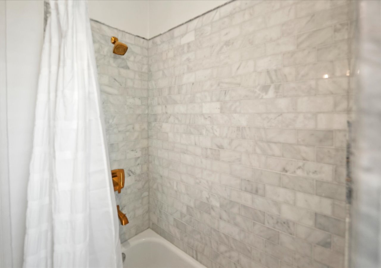 Full Bathroom Upstairs