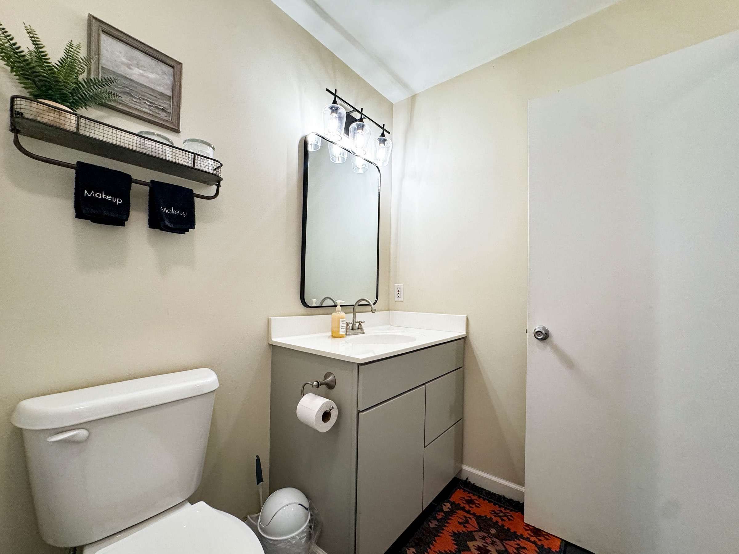 upper level bathroom