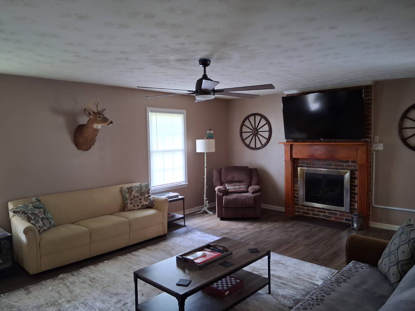 Comfortable living room with gas fireplace