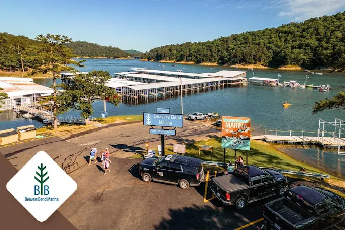 Broken Bow Lake / Beavers Bend Marina – Boat rentals & main lake access (12 min drive)
