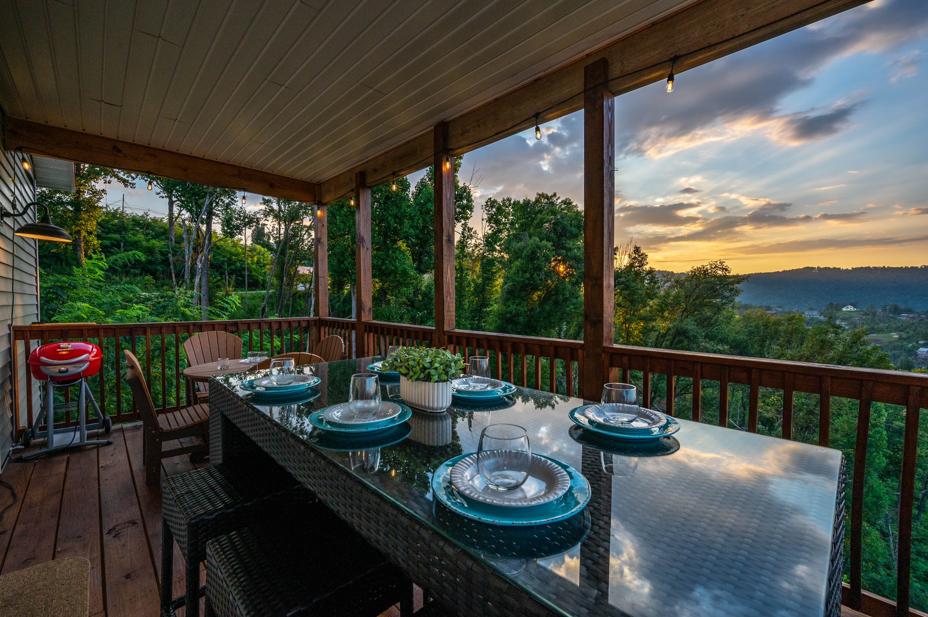 Upper deck dining