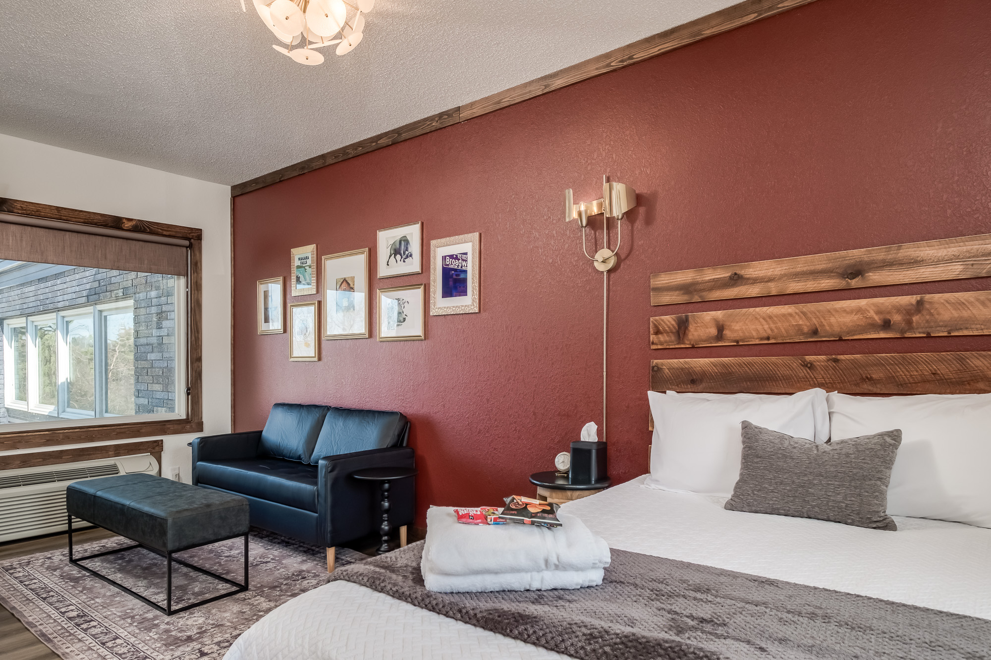 Comfortable Suite With Workstation And Free Parking - Inviting Retreat - Wisconsin