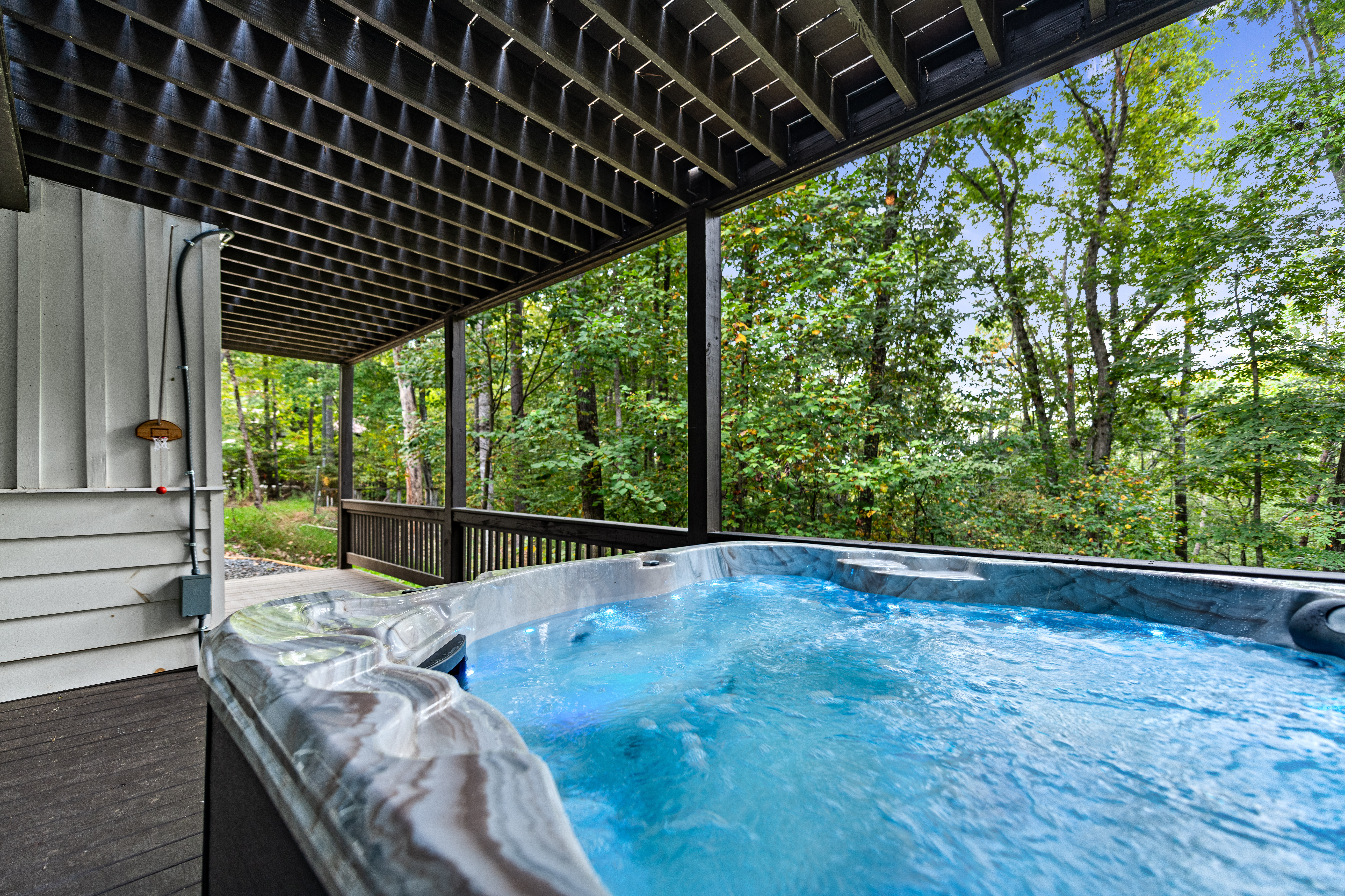 EJ - White Pine Hideaway