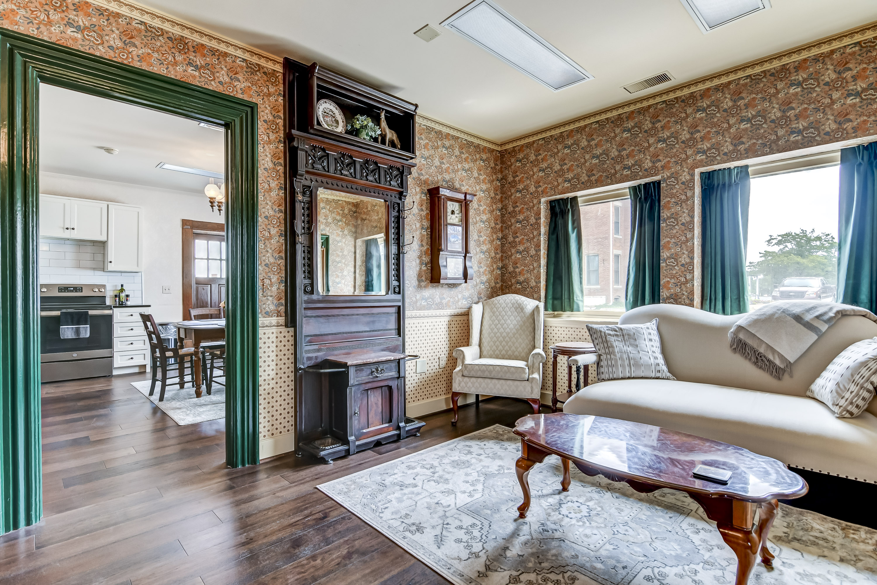 The Bressmer Carriage House - Living Room into Dining