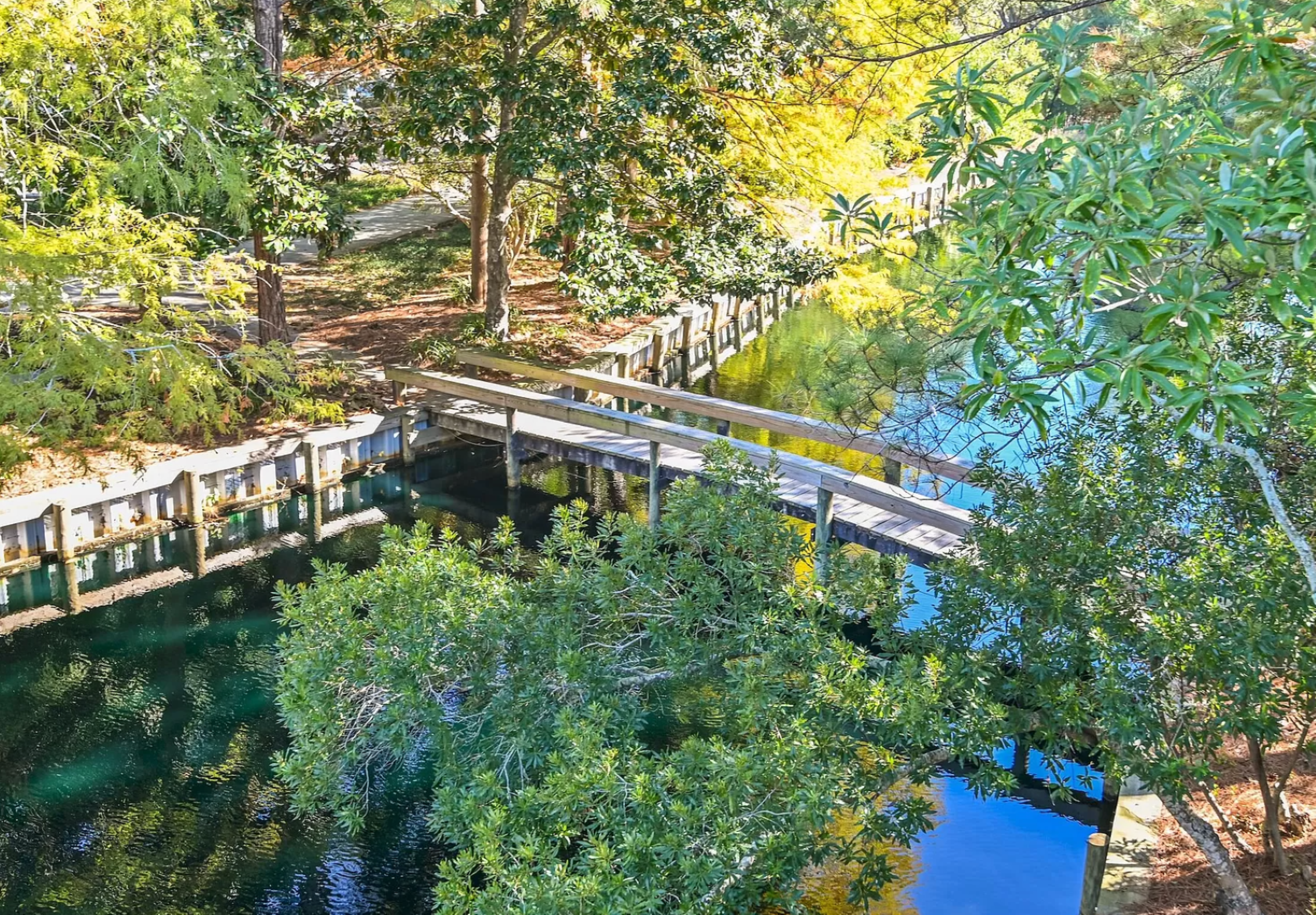 Tranquil greens and crystal-clear waters combine to create the ambiance of Baytowne. A lush escape where nature trails, peaceful waterways, and Sandestin's signature coastal charm come together.
