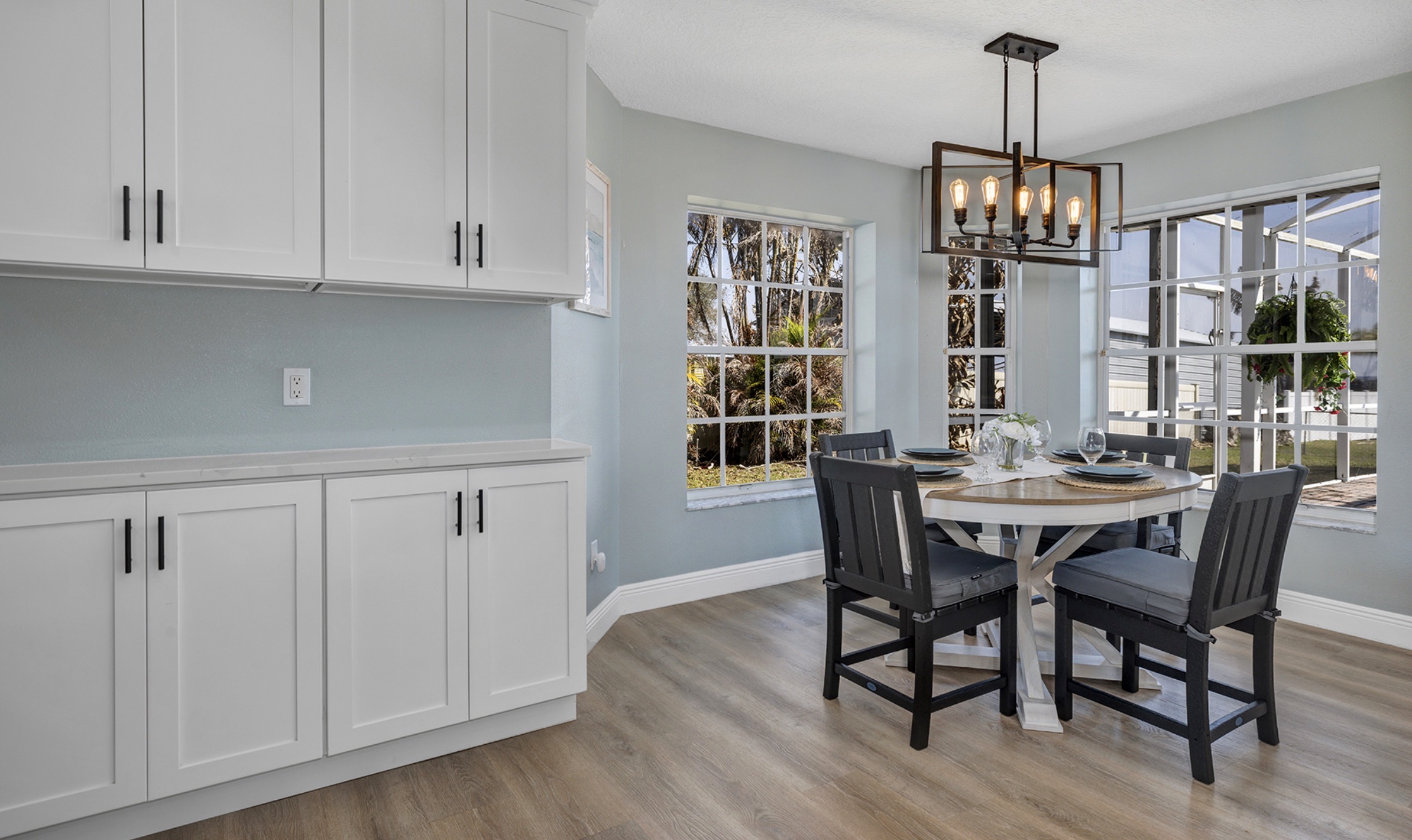 Indoor and outdoor dining