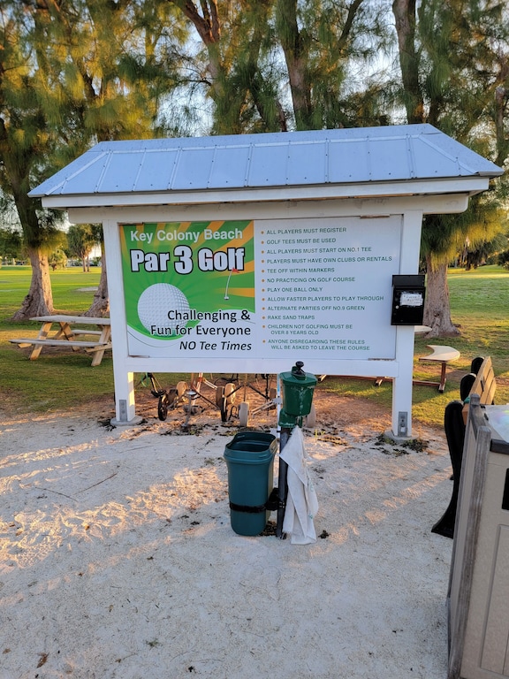 Community golfing