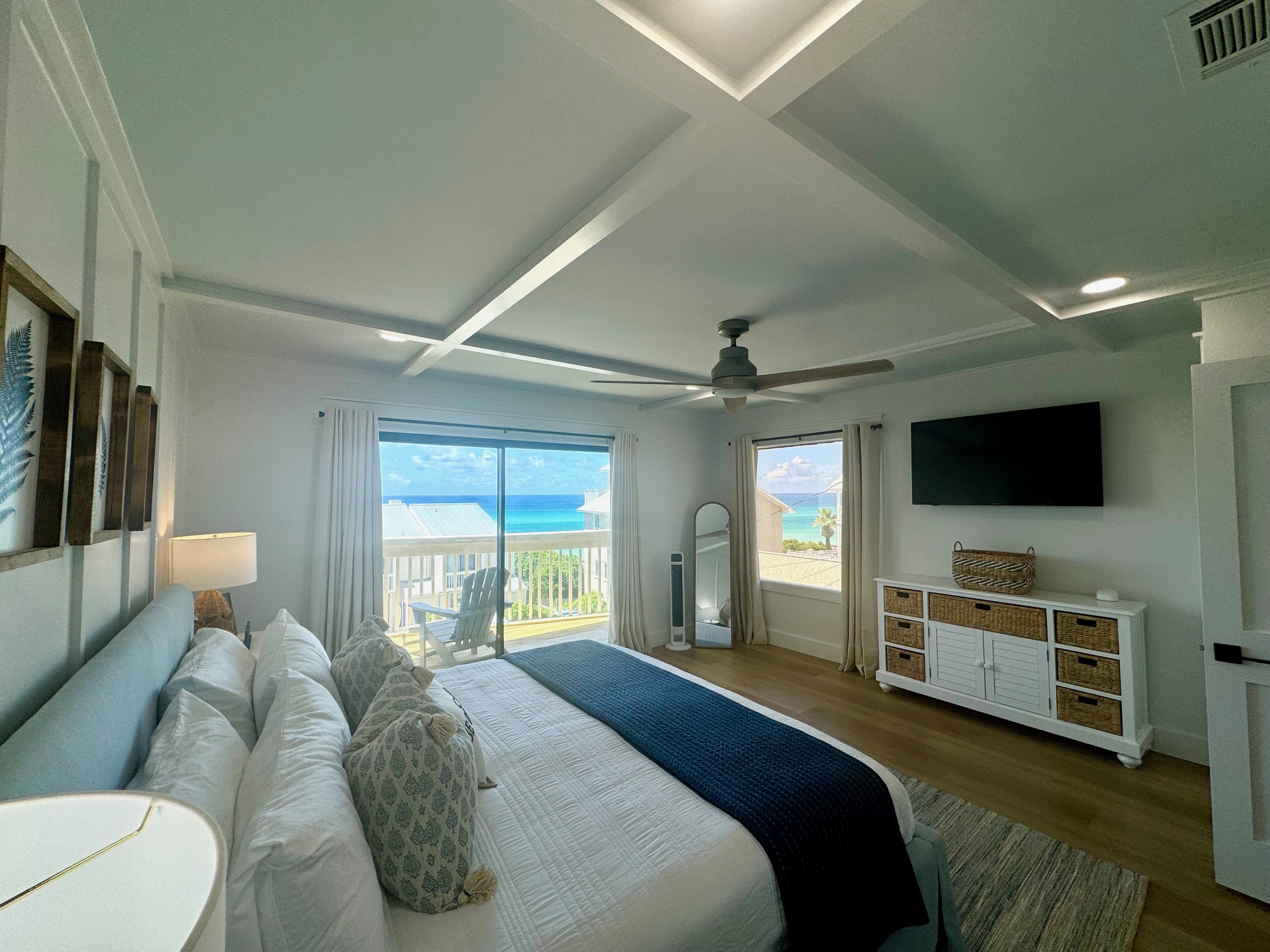 end unit with extra window for more views