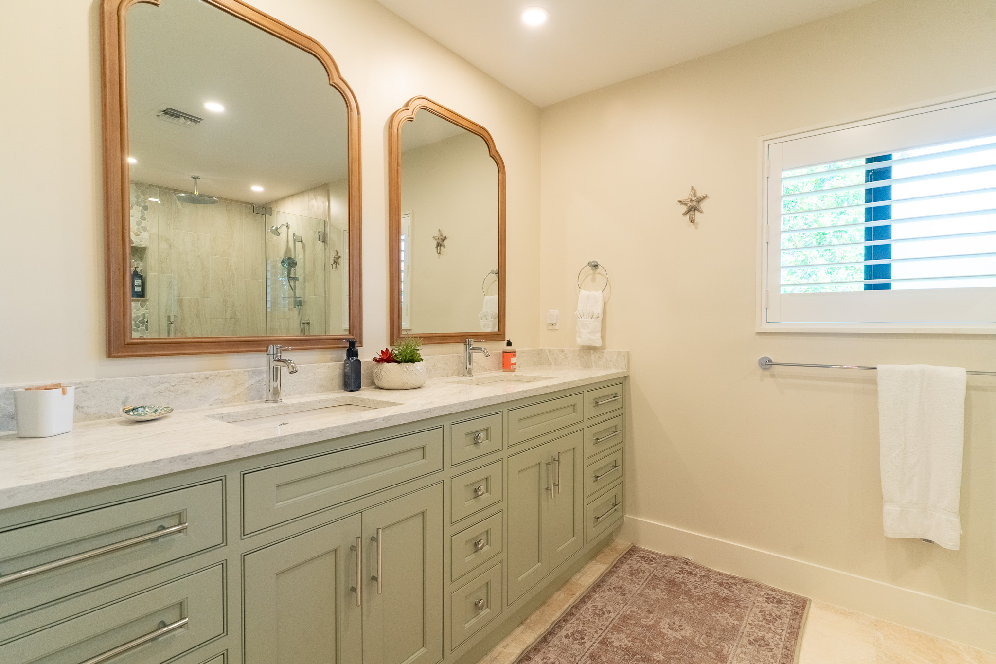 Ensuite bathroom 2