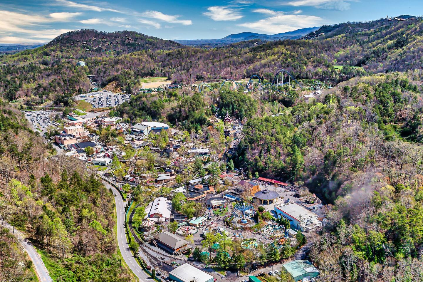 Unleash your inner thrill-seeker with a visit to Dollywood, just a short drive from your modern Pigeon Forge retreat. #DollywoodAdventure
