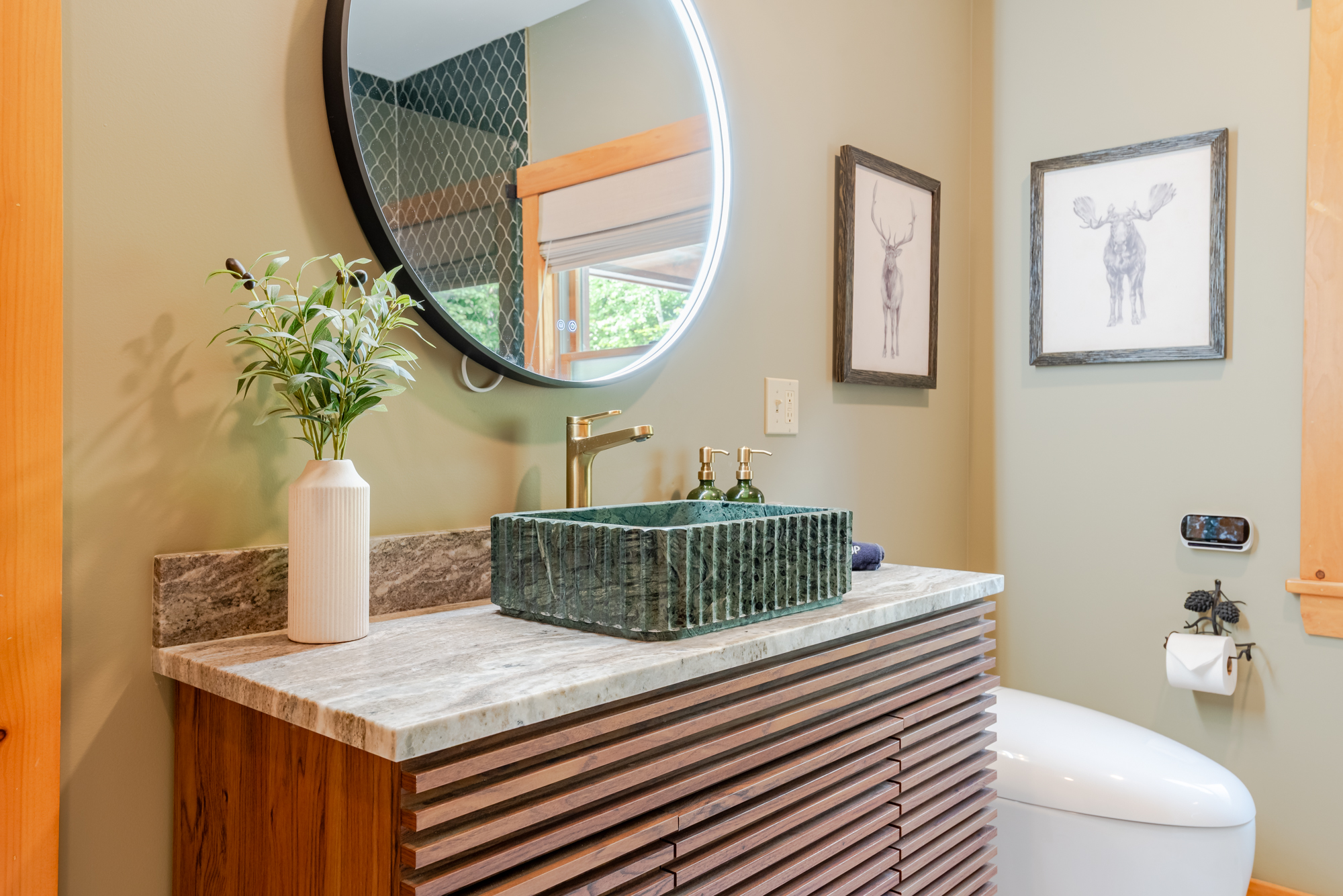 2nd floor bath, japenese bidet toilet, w/d