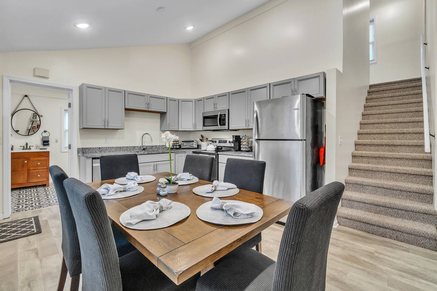 Modern, Spacious Fully-Equipped kitchen, Large dining area. Great hangout space.