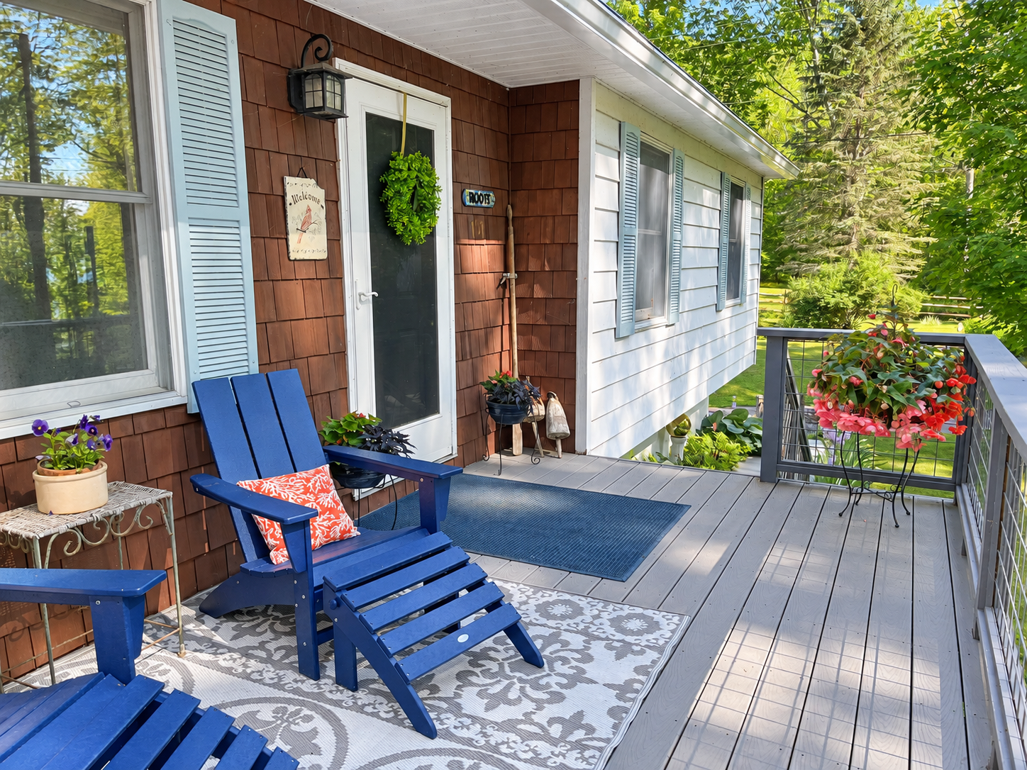 Front deck seating.