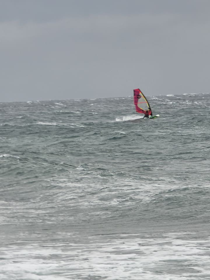 Columbia Beach, Winter Wave Chasers. 5 KM from Sunrise Resort.