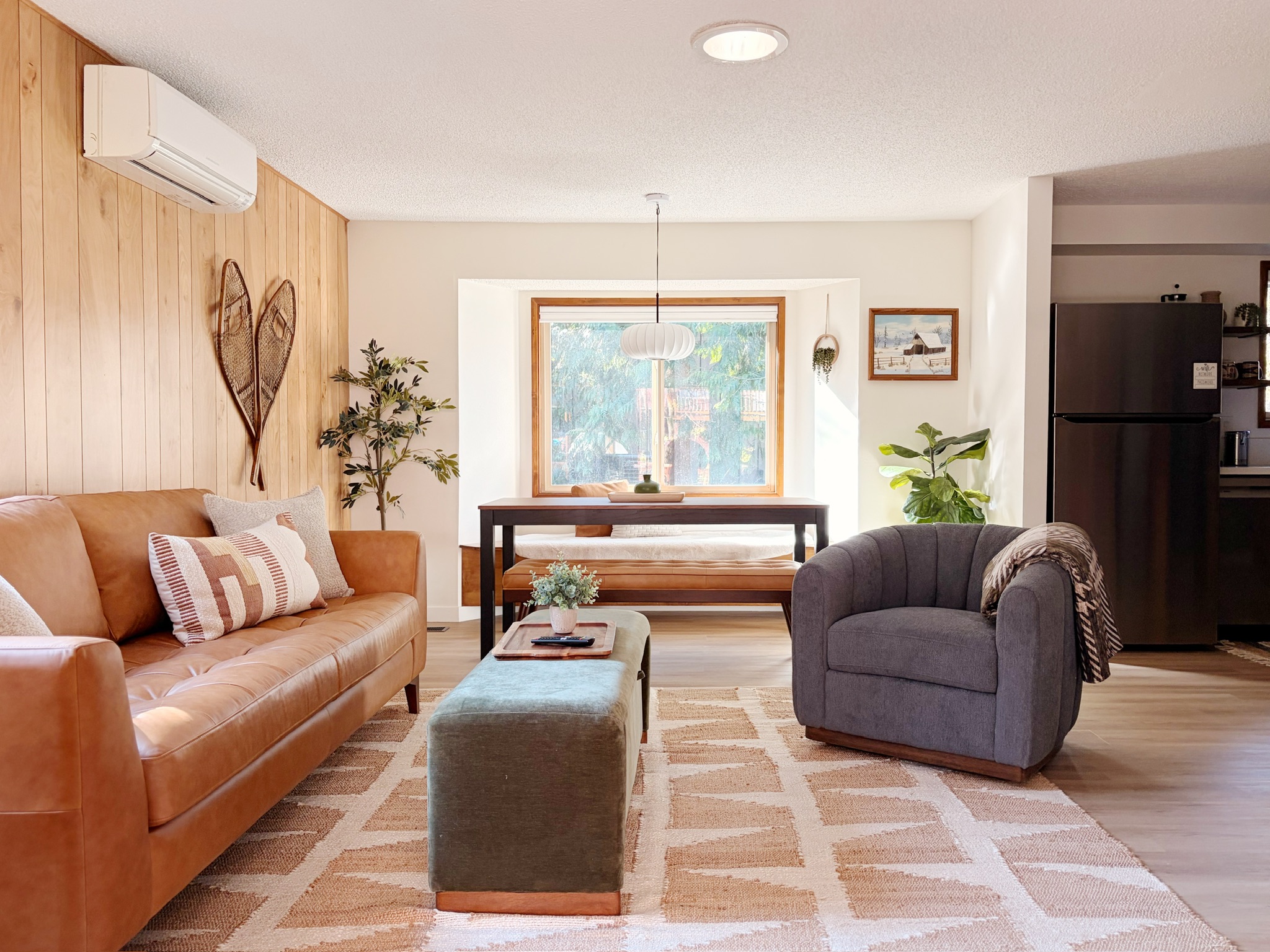 Living room/dining area