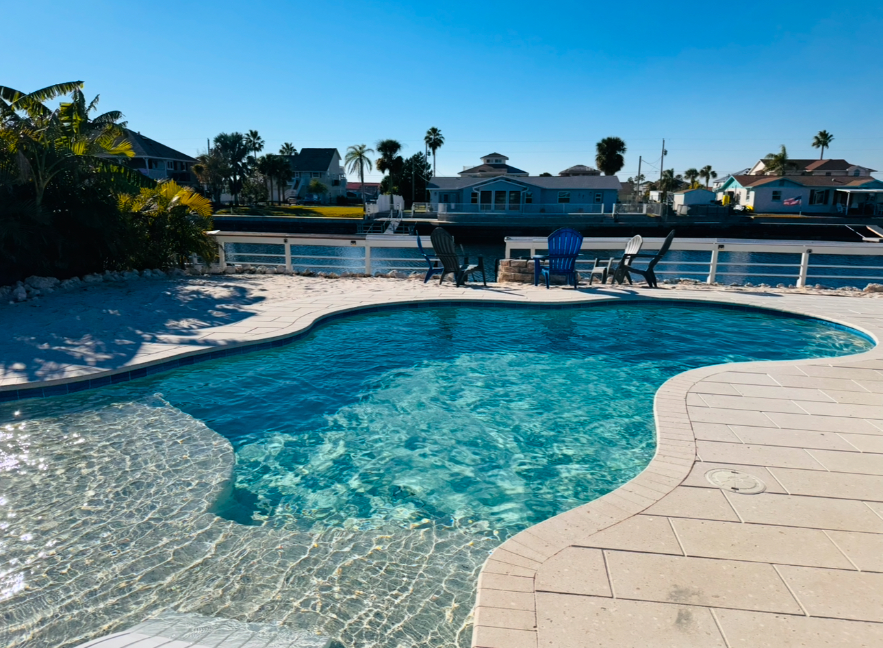 Waterfront Pool Home w/PingPong, No storm damage