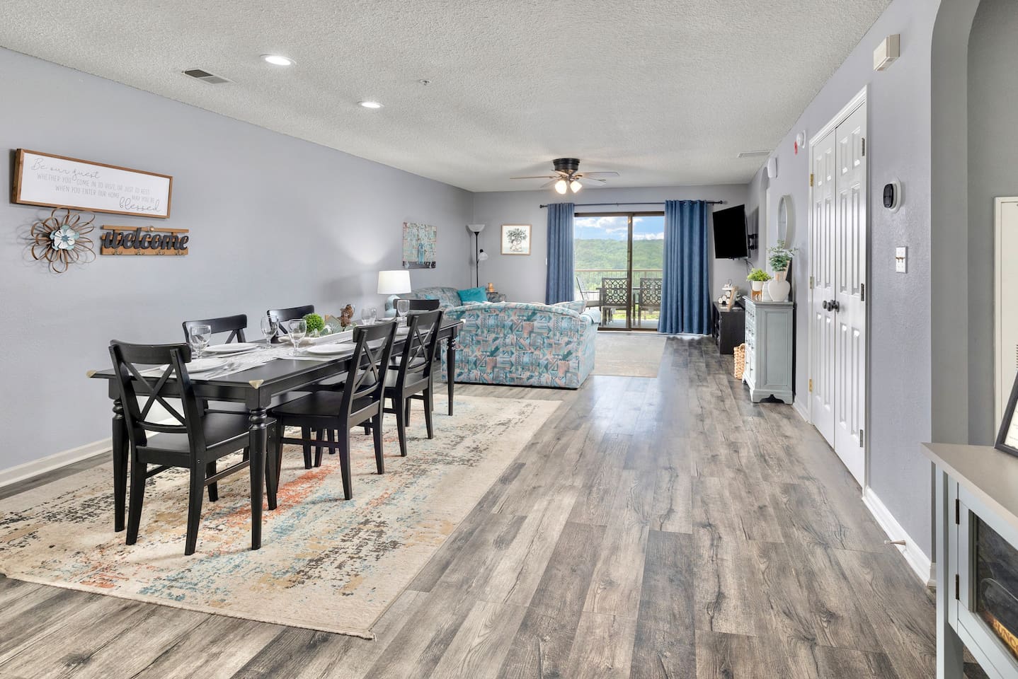 Living Room: Relax in style with scenic views and inviting decor—your home away from home!