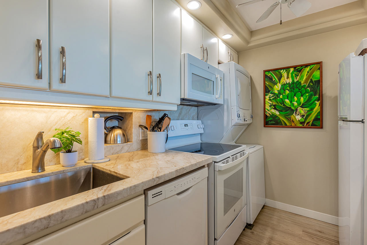 Cooking & Dining Gadgets Supplied. Washer/Dryer In Unit