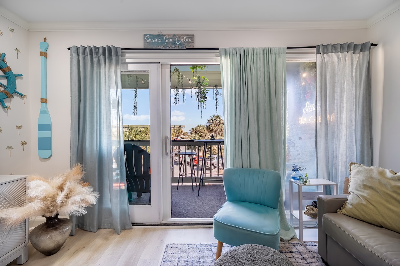 Living room to porch | Susu's Sea Cabin | 238C 1300 Ocean Blvd | Isle of Palms, SC | IOP Escapes