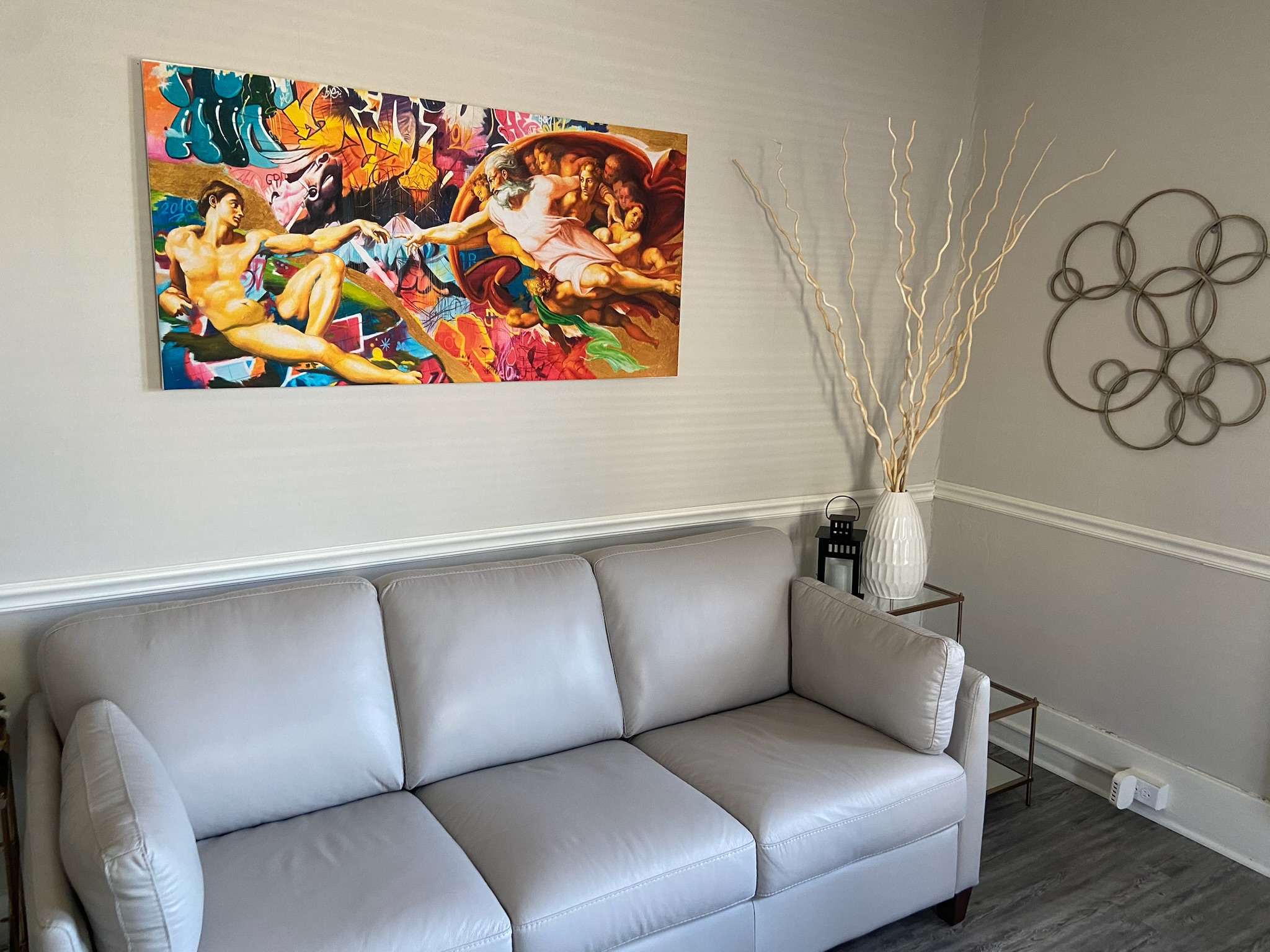 Living Room (pull out queen sofa bed)