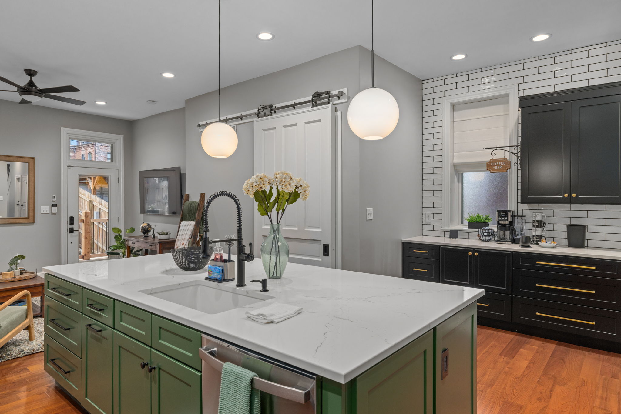 Put everyone to work during meal prep!  The spacious kitchen welcomes all helping hands!