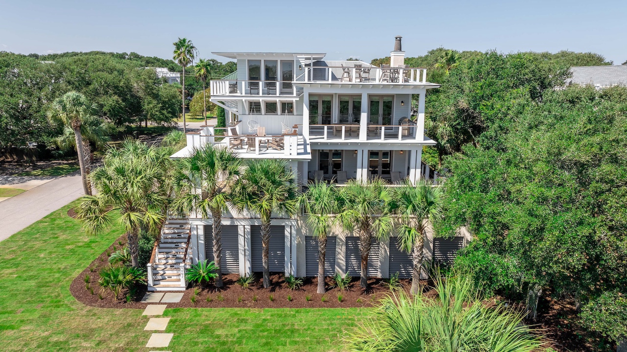 Front of house Shore Thing | 4001 Palm Blvd | Isle of Palms, SC | IOP Escapes