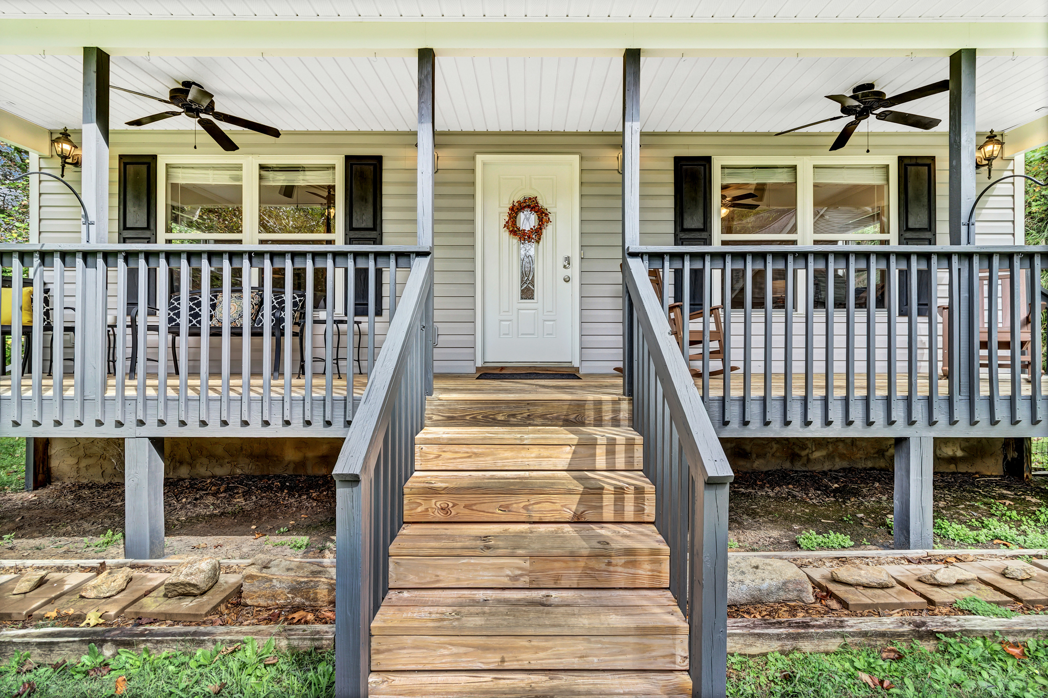 Steps up to the front porch