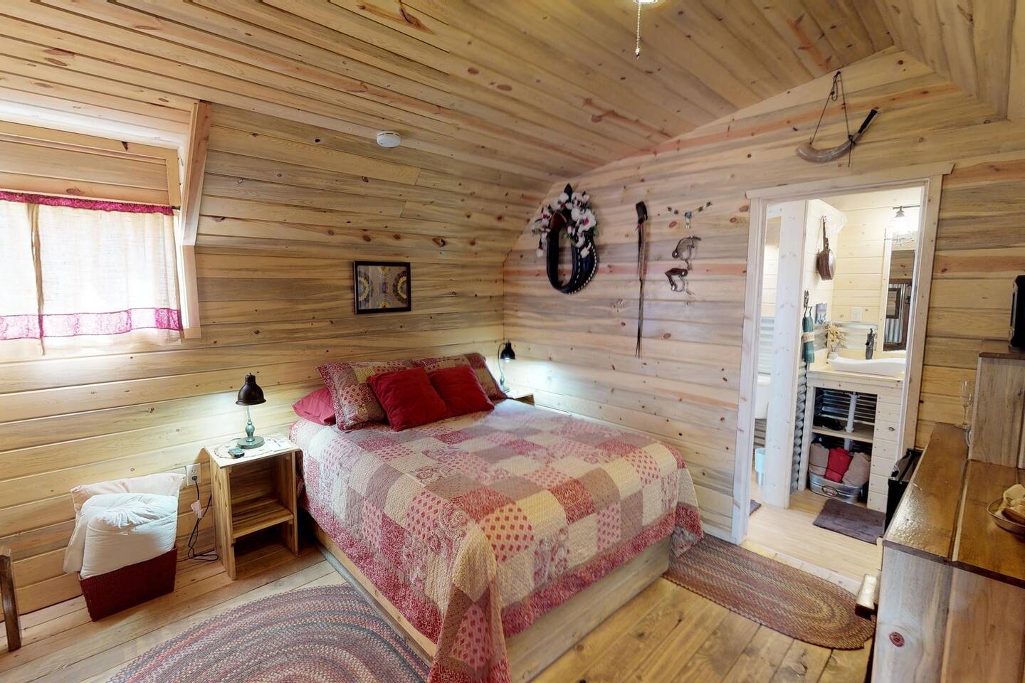 Silver Room with private bath