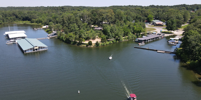 The Lynnhurst resort provides boat and jet-ski rentals, and no-cost kayak use for our guests