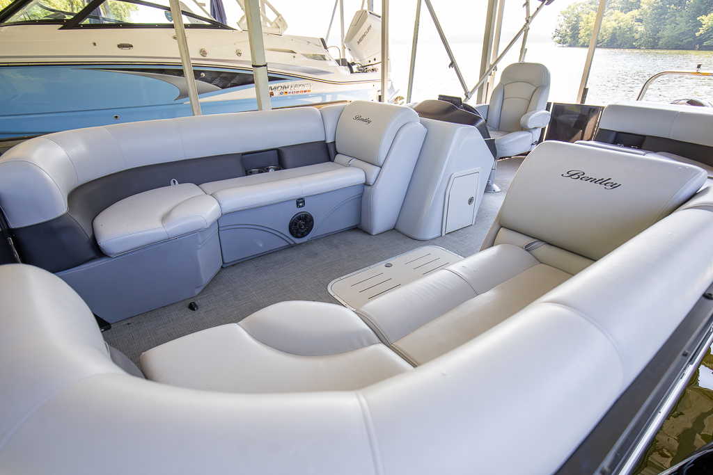 Spacious seating for the whole crew – relax in comfort while cruising the lake on this Bentley pontoon (available to rent).
