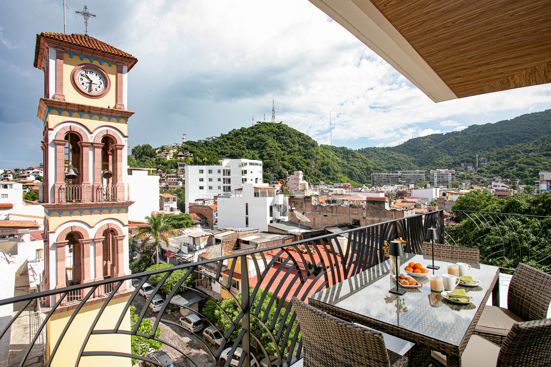 You have the option to dine indoors or outdoors.