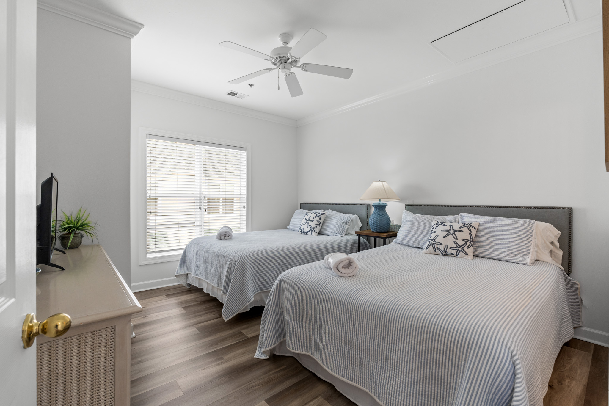 Bedroom 4 (2 Queen Beds)