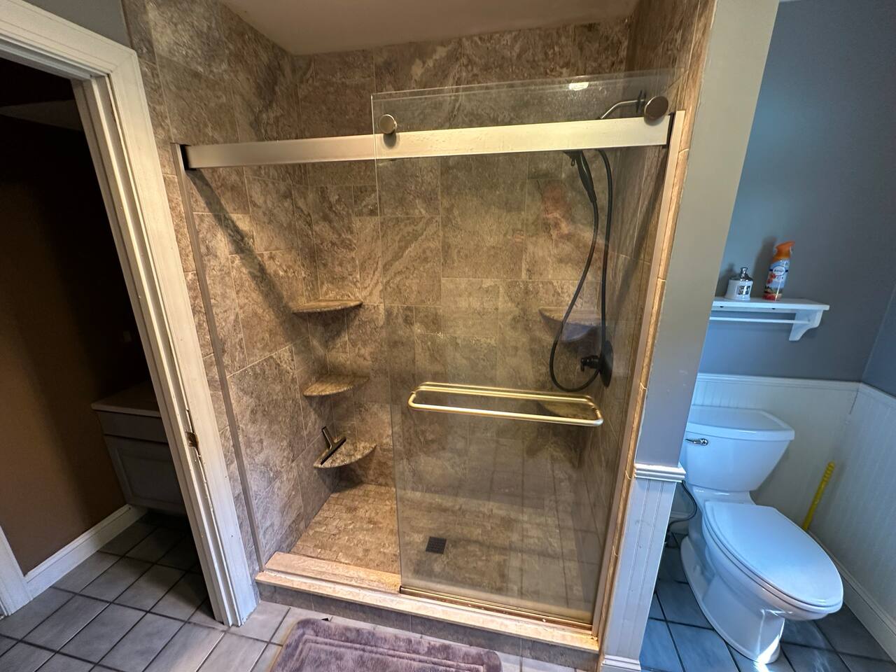 2nd Bathroom Shower with beautiful tile(this is on the 2nd floor)