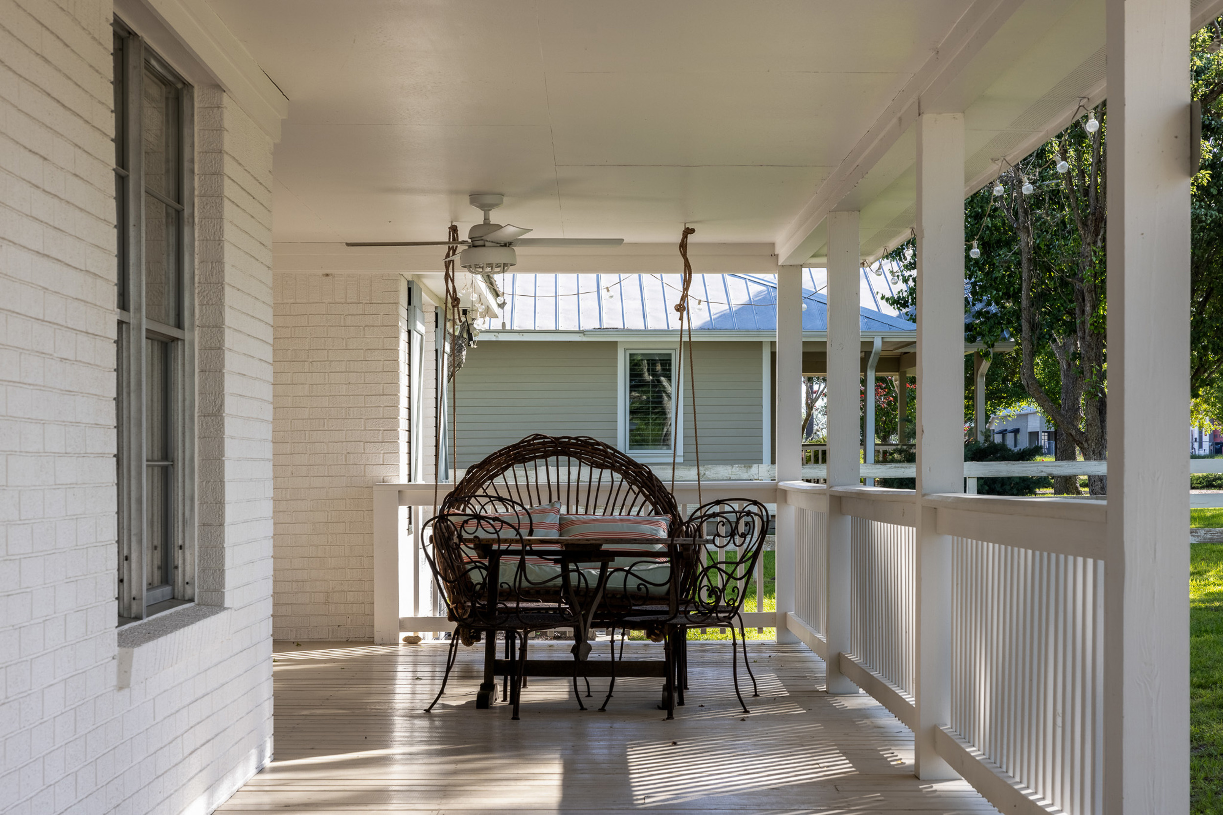 Front porch swing