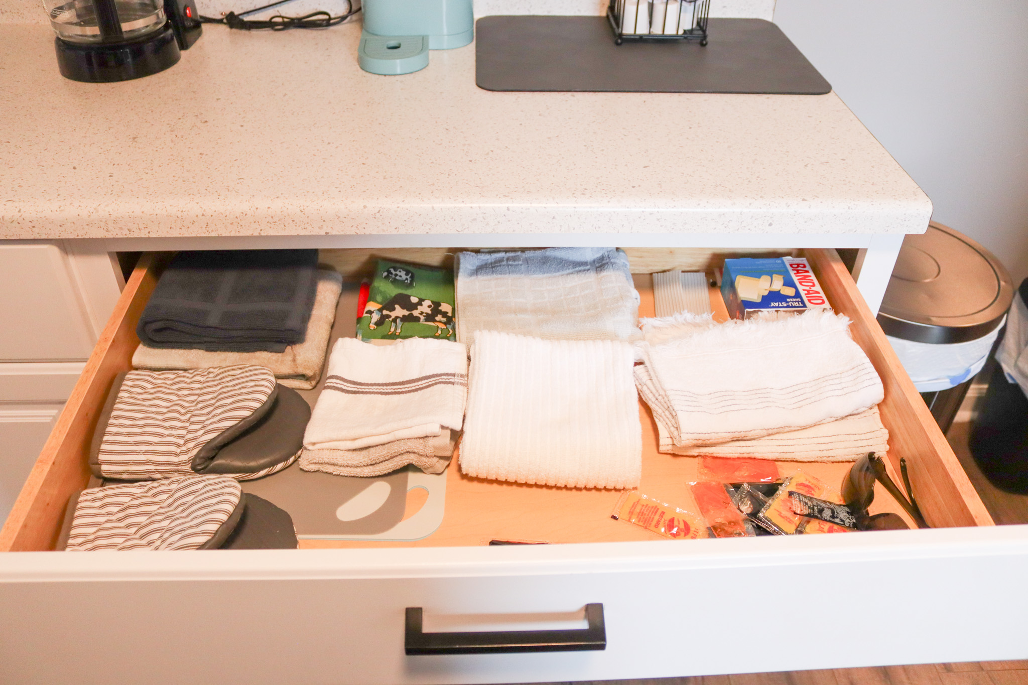 Linens and Cutting boards 