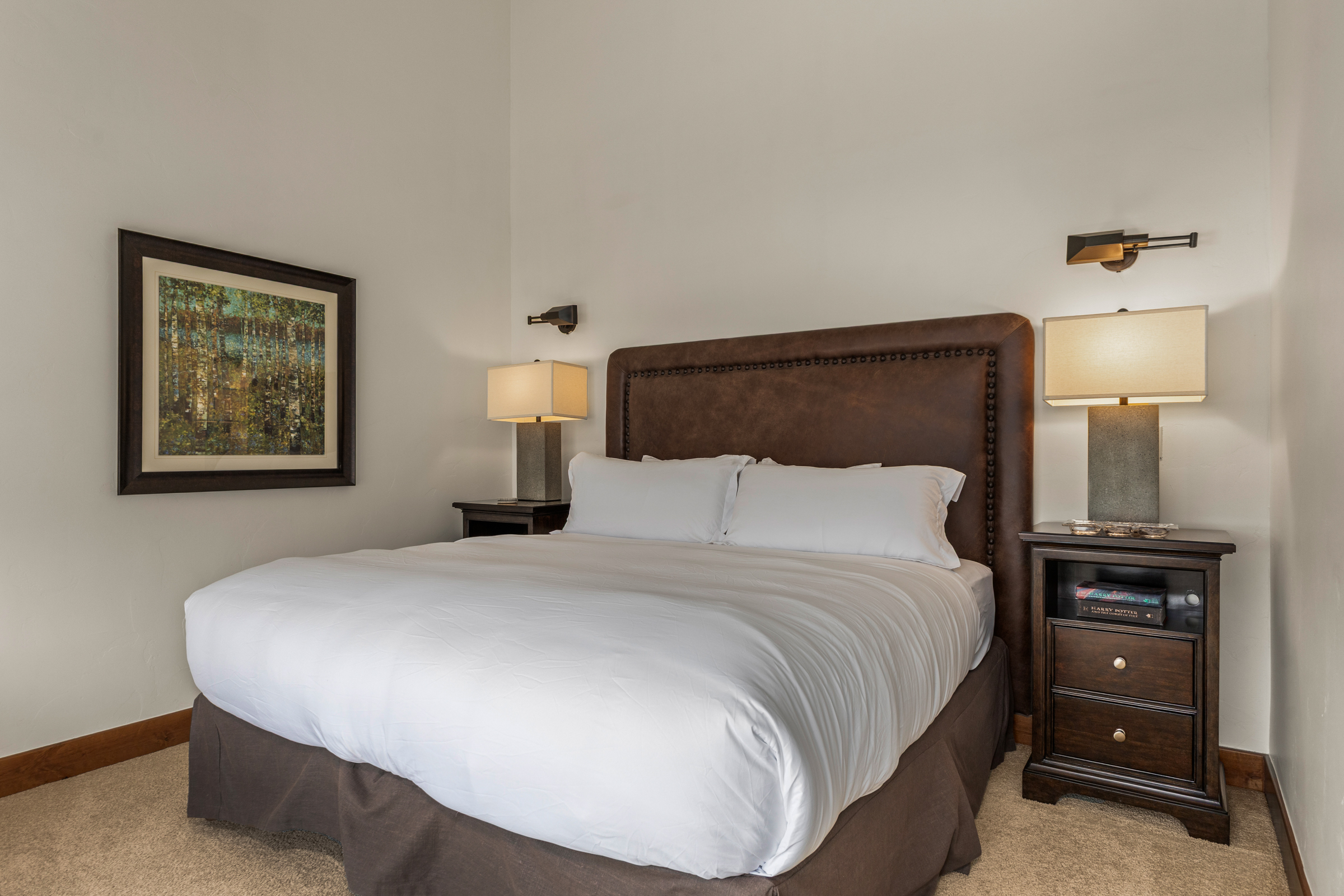 Ensuite Bedroom #1| King Bed