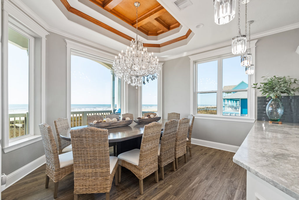 Ocean views from every angle while enjoying your meal