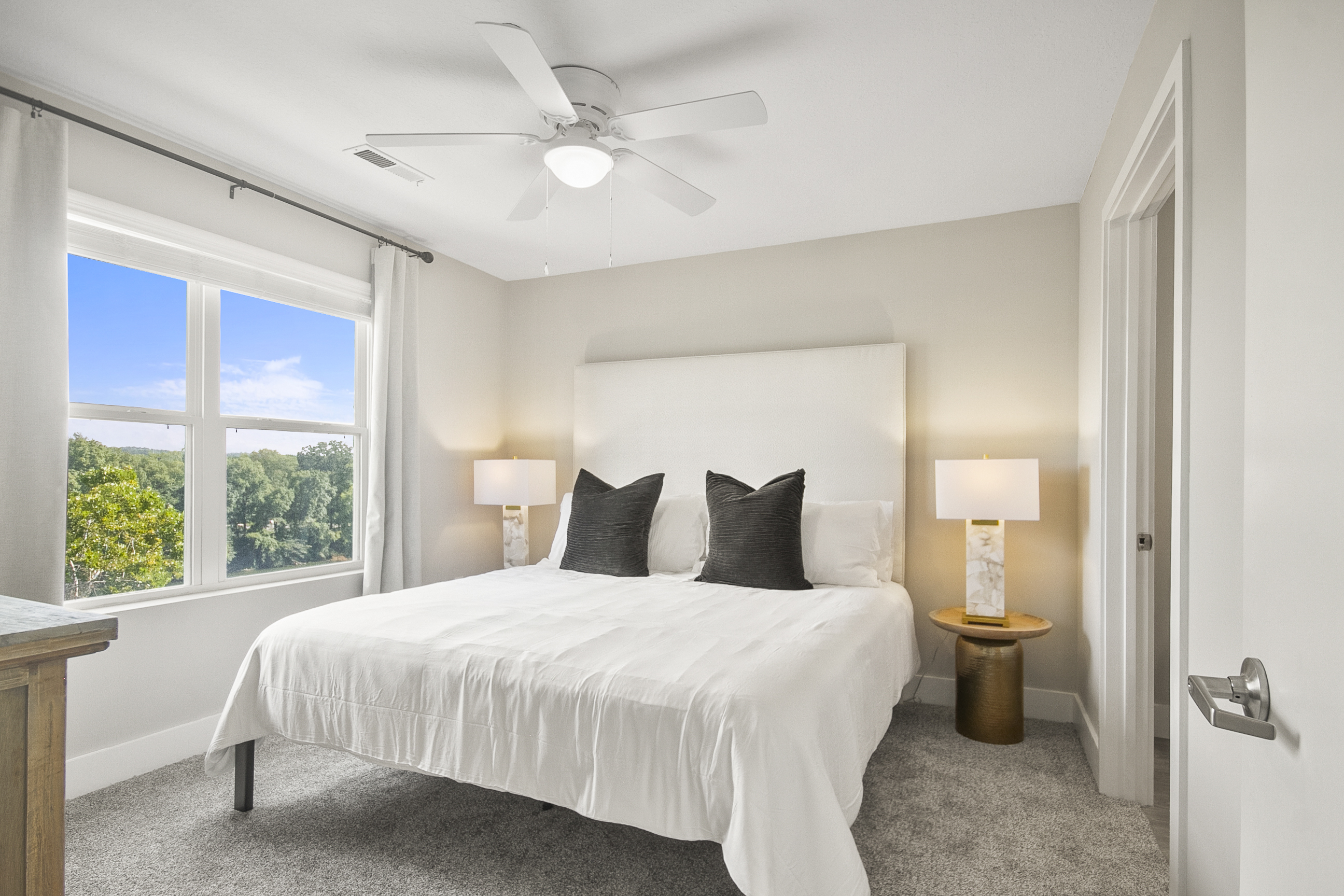 King Bedroom 2