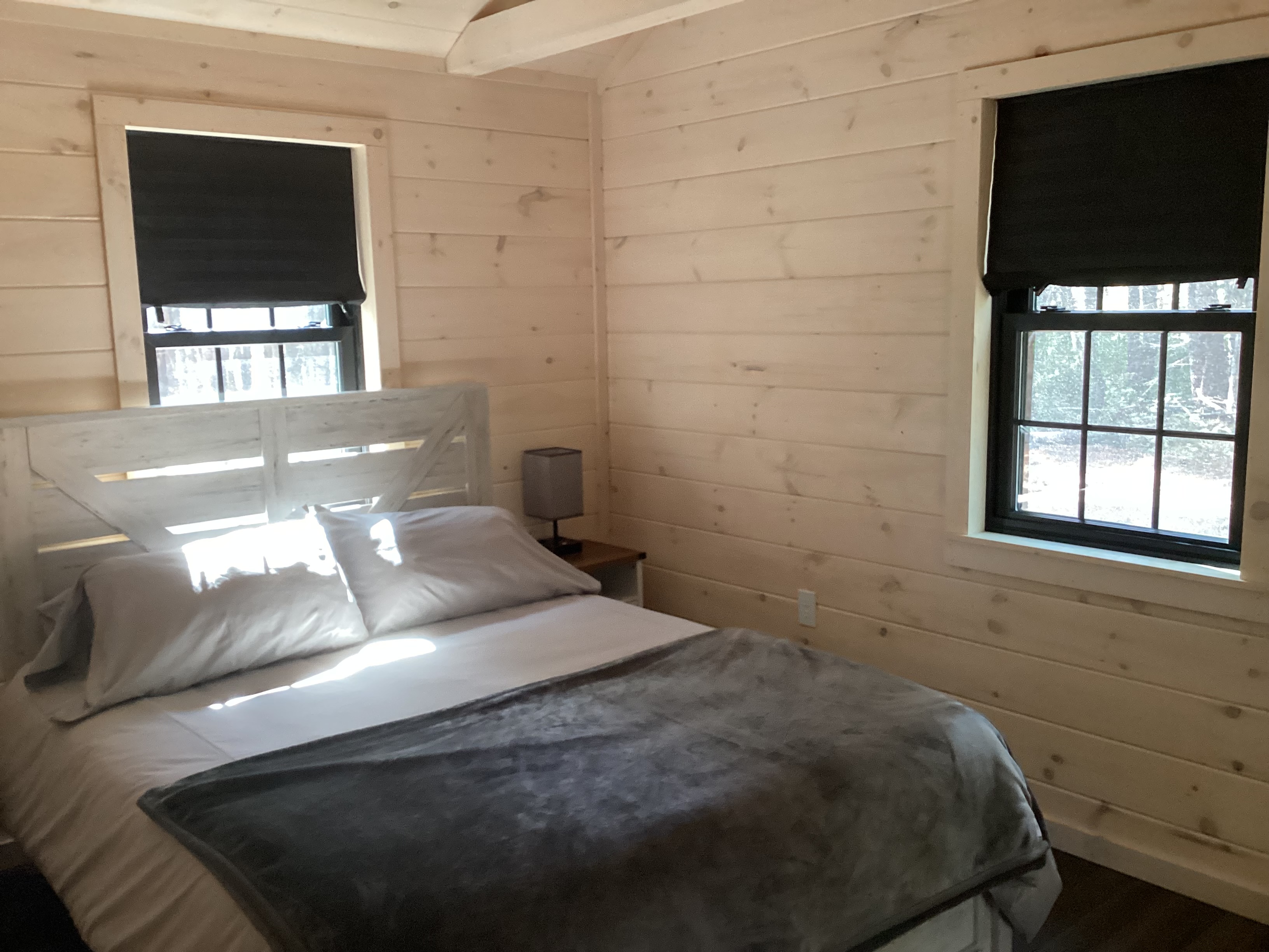 Hawthorne bed, and window blinds