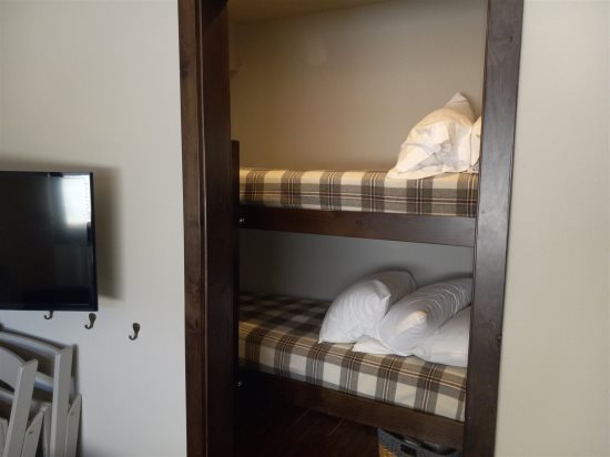 Twin bunkbeds.