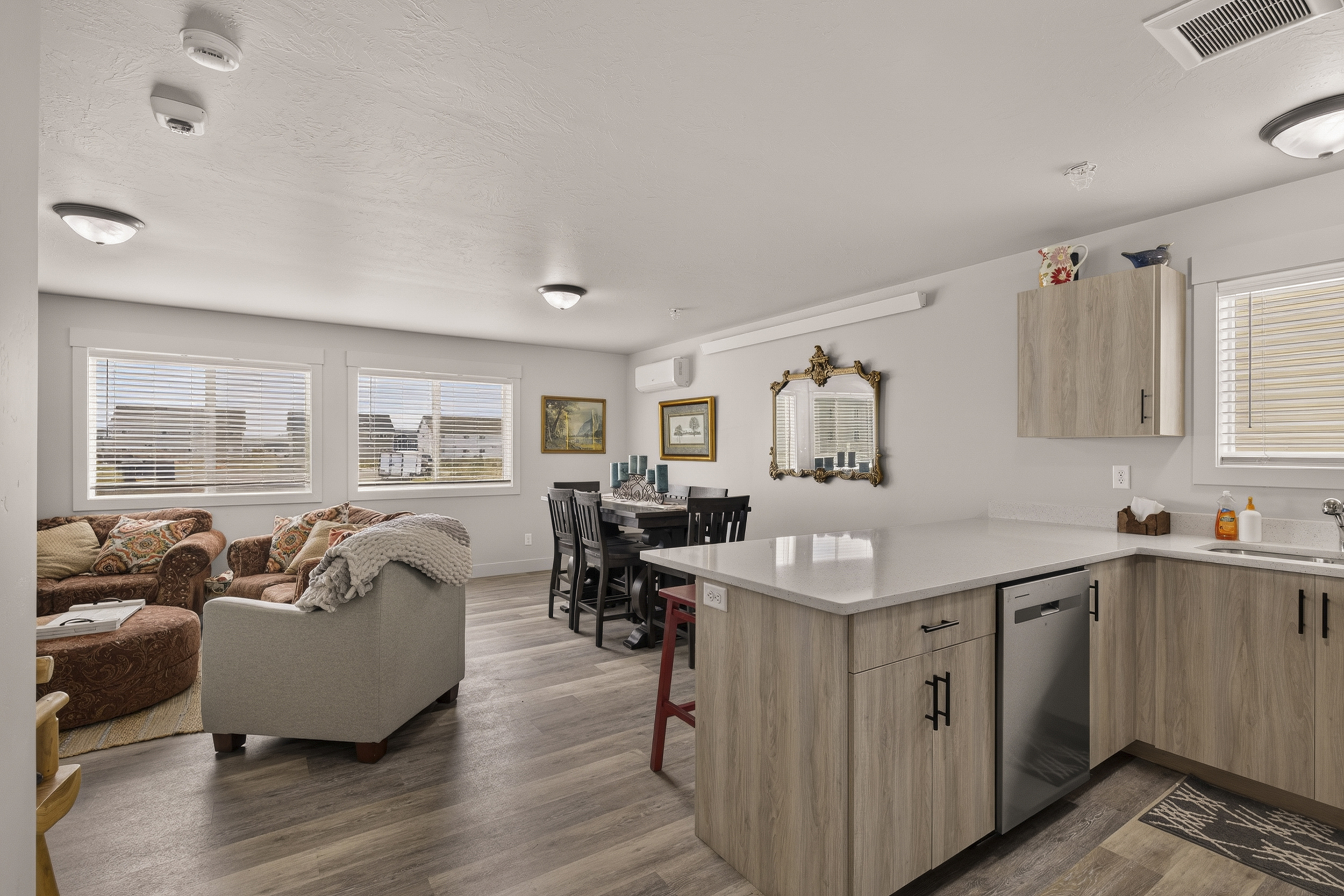 Kitchen and dining area.