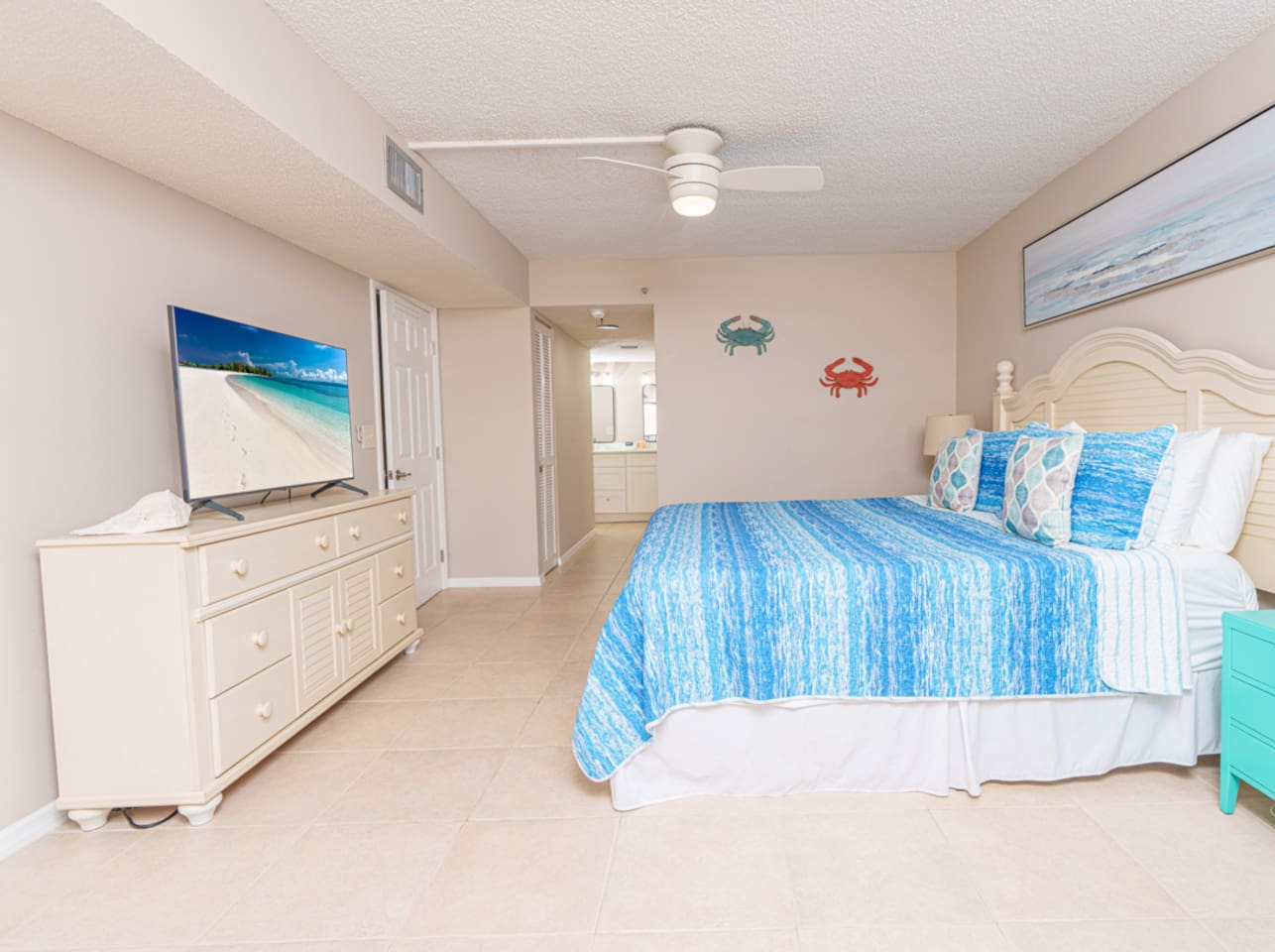 King suite with 50-inch Smart TV and dedicated work space.