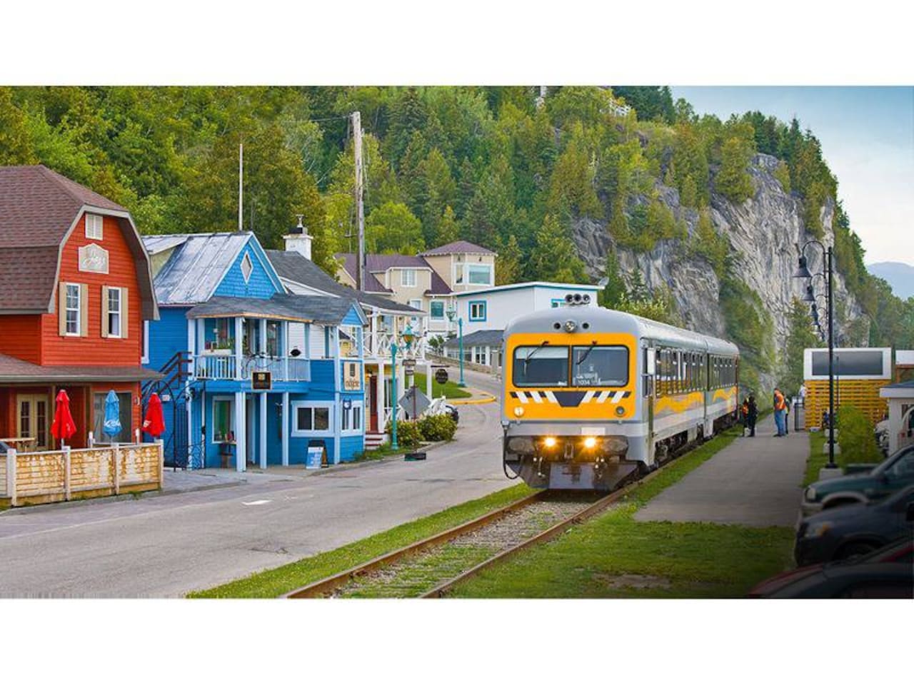 Majestueux petit train de Charlevoix avec ces décors enchanteurs.