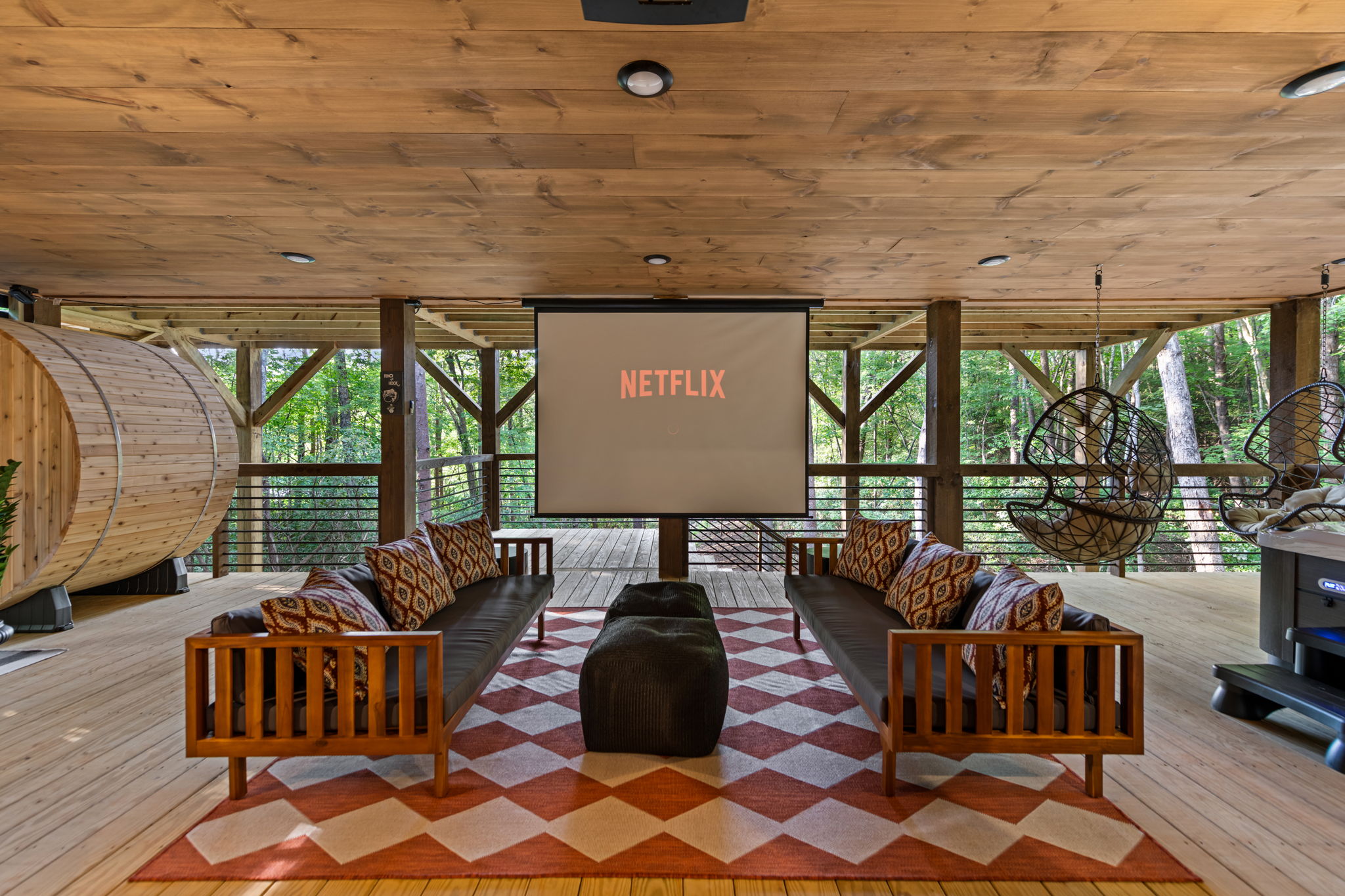 Outdoor movie projector screen