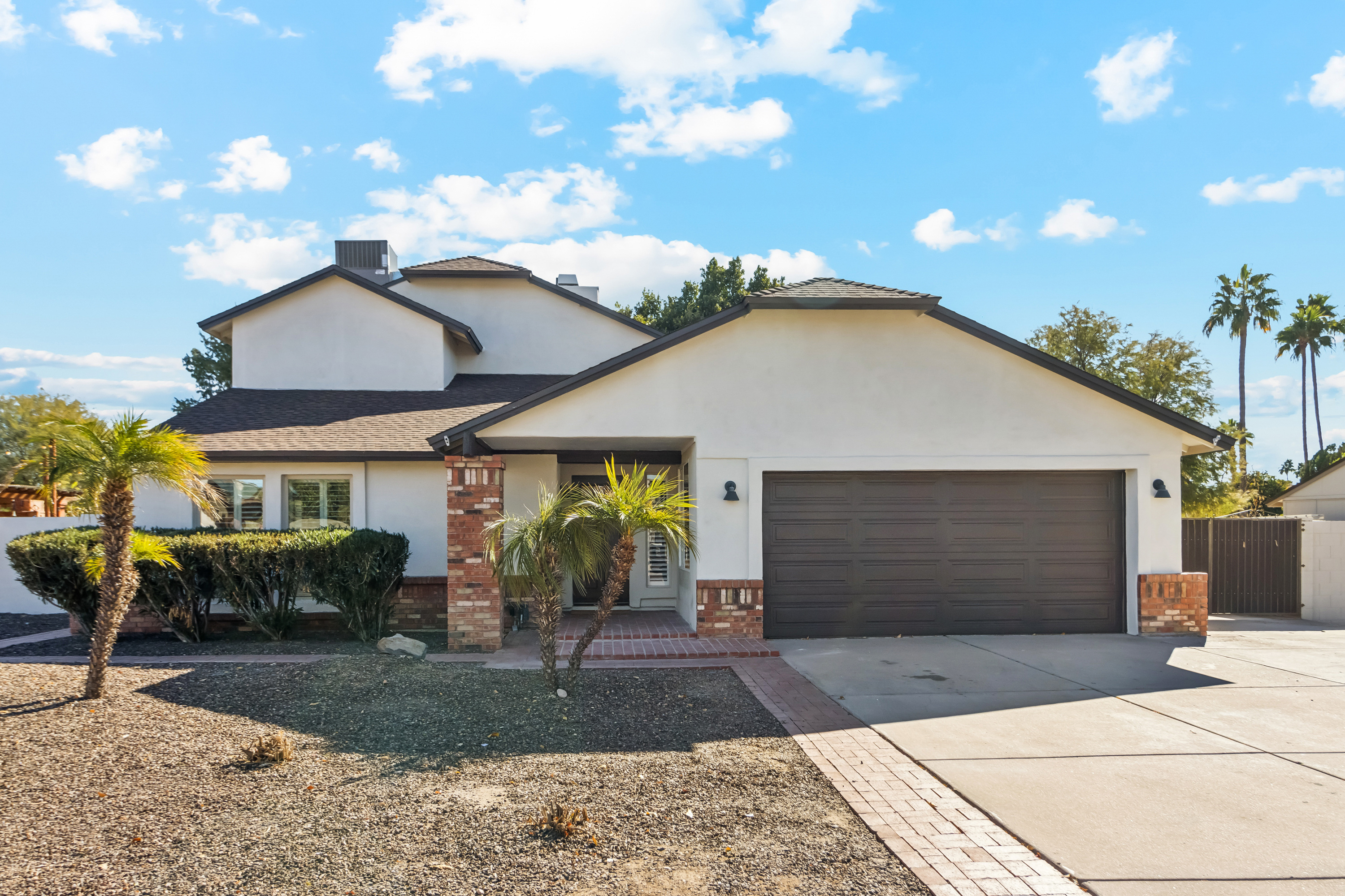 Front of the house, 3 car driveway