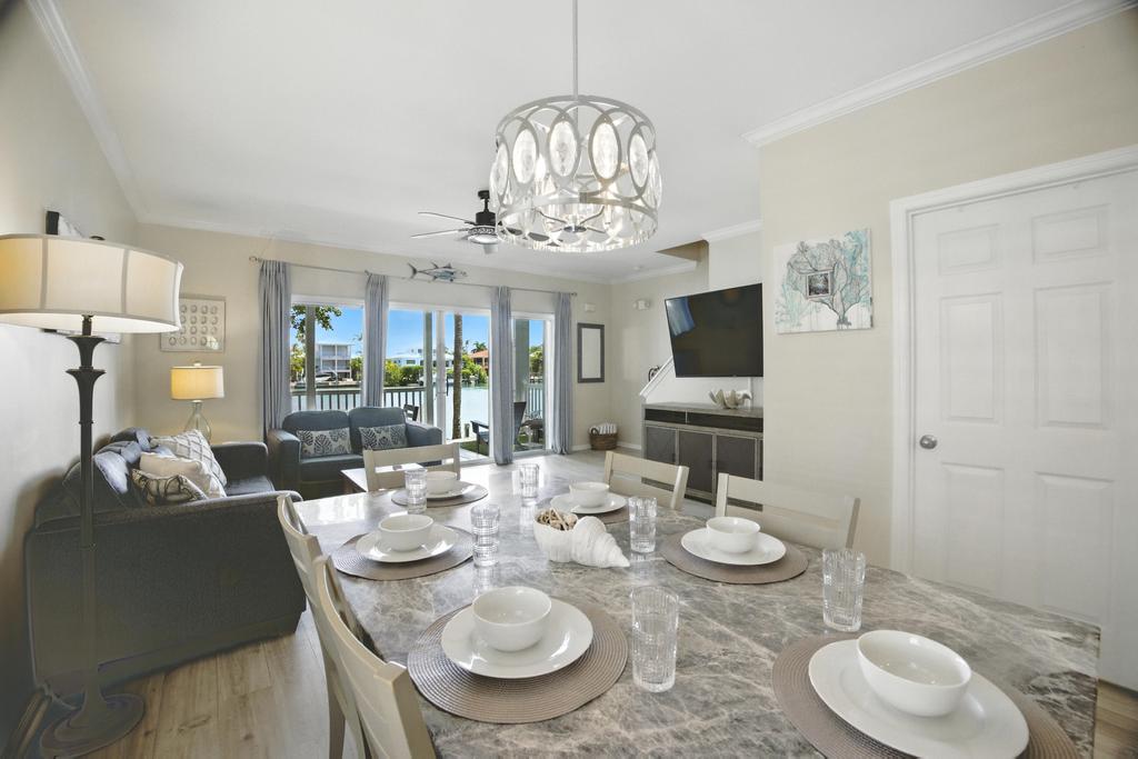 Modern Coastal Appeal!