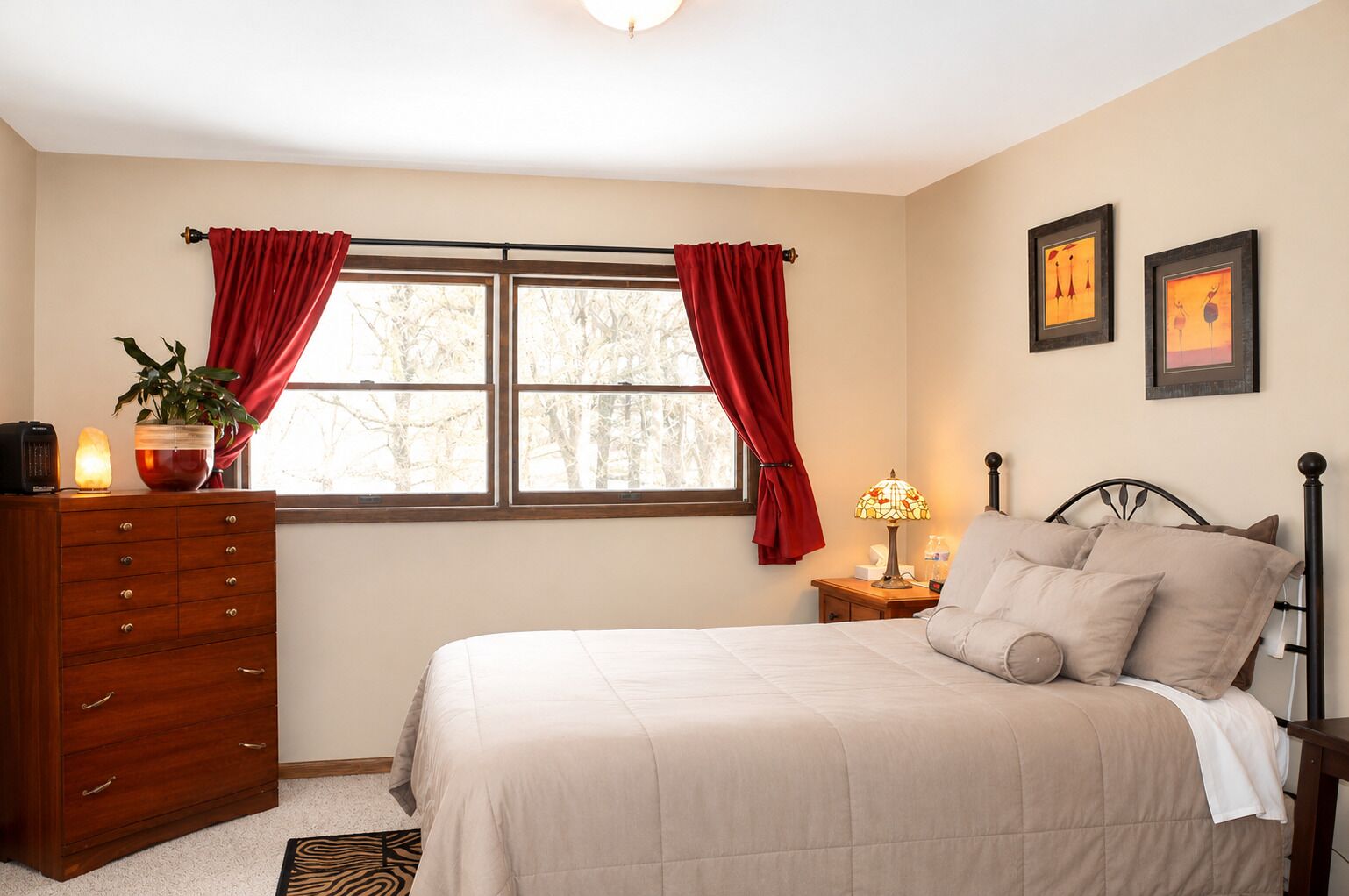 A peaceful retreat featuring a comfortable king bed and historic charm.