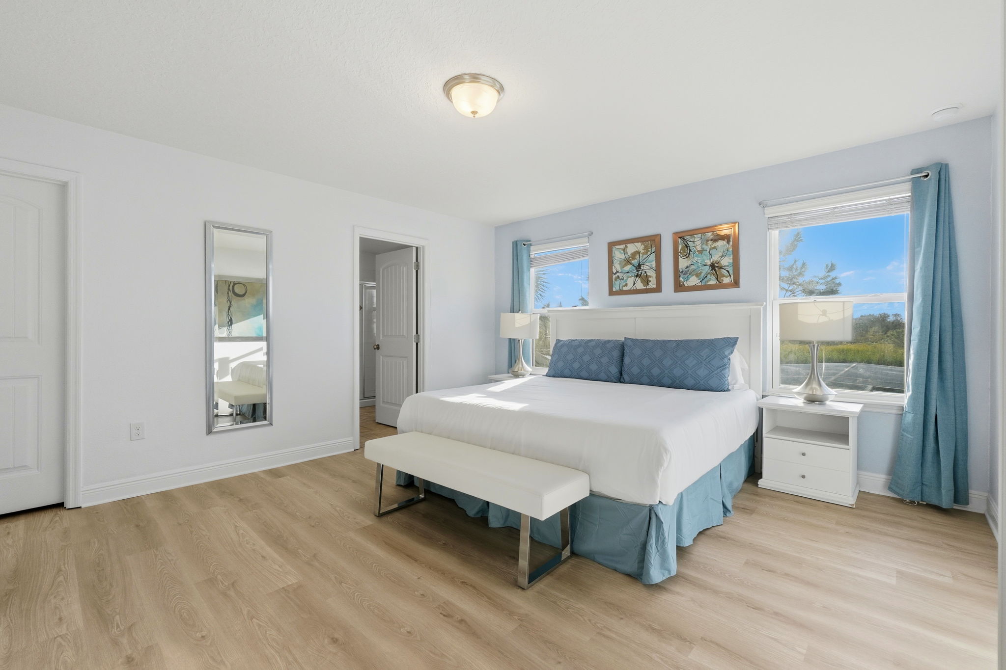 king bedroom 2nd floor